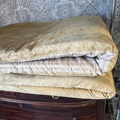 2 Set of Cream Color Mats