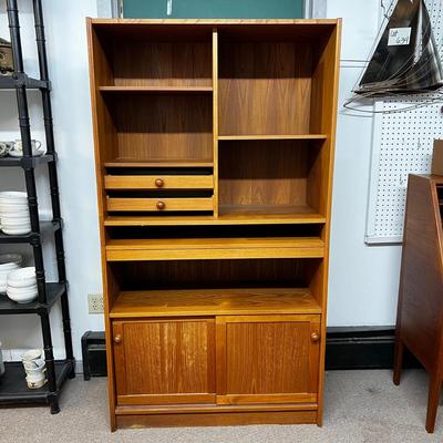 614 Mid Century Bookshelf/Storage