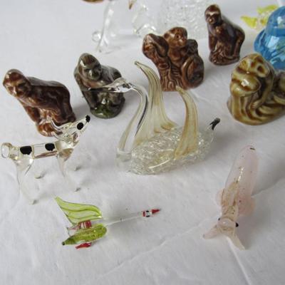 Lot of Miniature Vintage Glass and Wade Animals and Plastic Birds