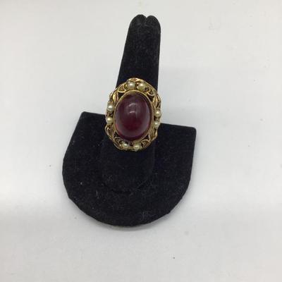 Gold toned Vintage costume ring