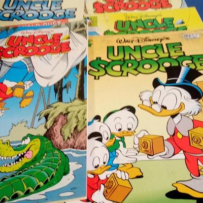 LOT 5 FIVE COMIC BOOKS UNCLE SCROOGE