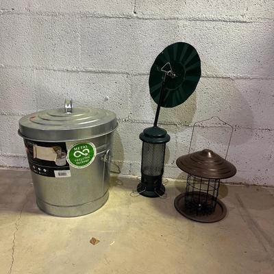 Squirrel Buster Bird Feeder & More (BS-MG)