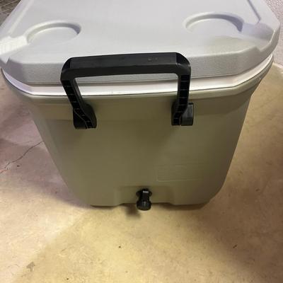 Coleman 316 Series 120 Quart Chest Cooler (BS-MG)