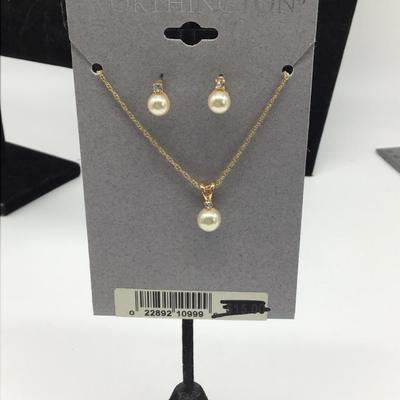 Worthington earrings and necklace set