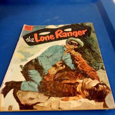 LOT 9 OLD LONE RANGER COMIC BOOK