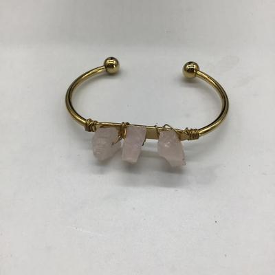 Beautiful quartz rocks bracelet