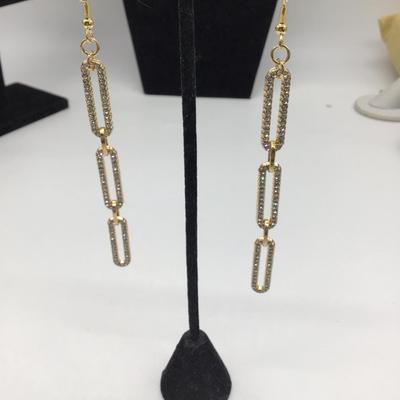 Long dangle fashion earrings