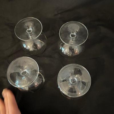 Two Stunning Decanters and Glasses (DR-MK)