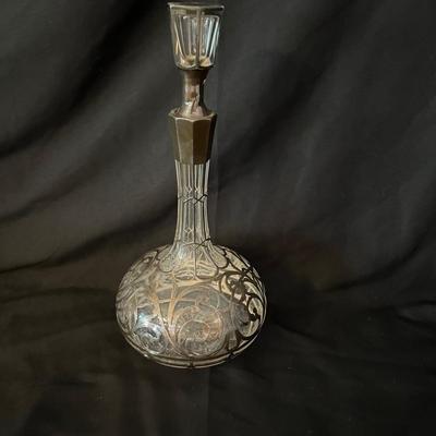Two Stunning Decanters and Glasses (DR-MK)