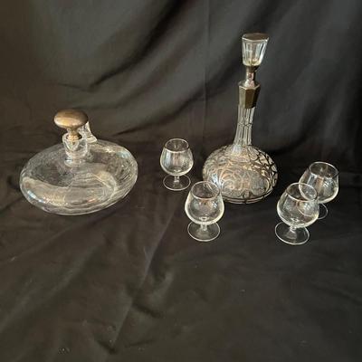 Two Stunning Decanters and Glasses (DR-MK)
