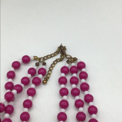 Three layers pink beaded necklace