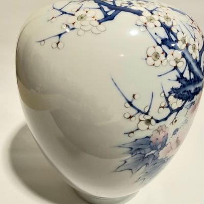 Sale Photo Thumbnail #313: This is a large Japanese handpainted vase on white porcelain 10 inches tall and widest 7in