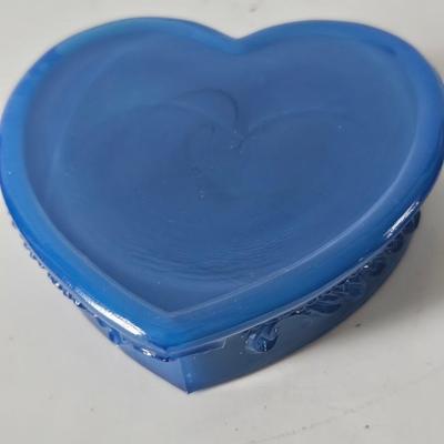 Degenhart glass box, heart box blue