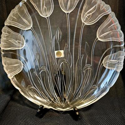 Sale Photo Thumbnail #757: Block Crystal Frosted Tulip 15" Platter Made in Japan