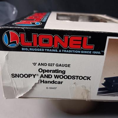 LIONEL OPERATING SNOOPY AND WOODSTOCK HANDCAR 