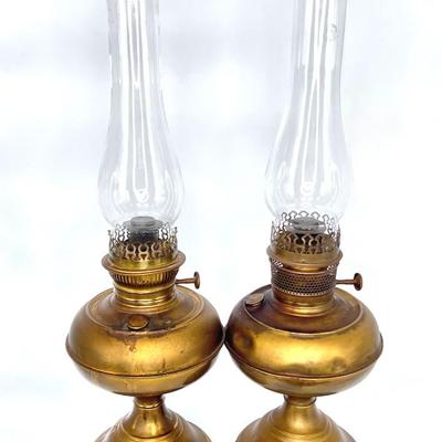 Set of 2 Antique 1905 Rayo Western Brass Oil Lamps with Pyrex Glass Tops