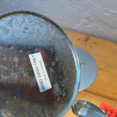 Galvanized ice bucket w/ scoop