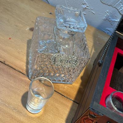 Treasure chest decanter set
