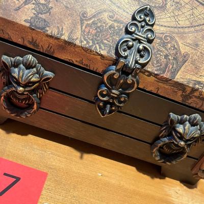 Treasure chest decanter set