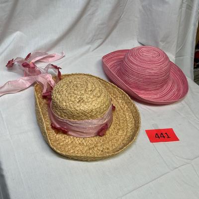 Ladie's straw hats