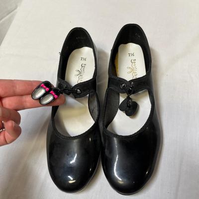 Vintage tap shoes