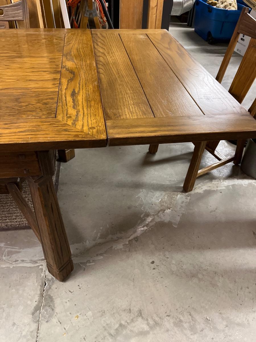 B56 A Brandt Ranch Oak Dining Set (vintage)