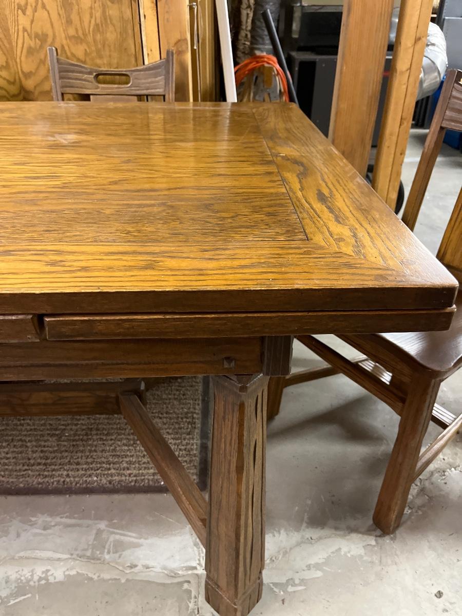 B56 A Brandt Ranch Oak Dining Set (vintage)