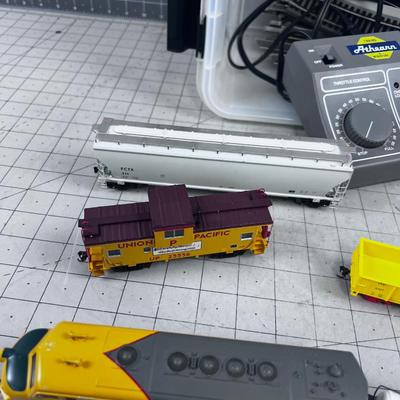 H O Scale TRAIN Set 