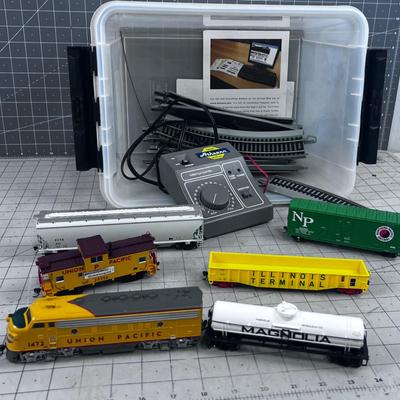 H O Scale TRAIN Set 
