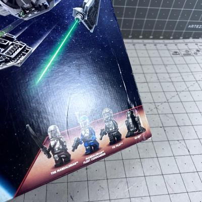 LEGO Star Wars #75348 Mandalorian Fang fighter  Unbuilt