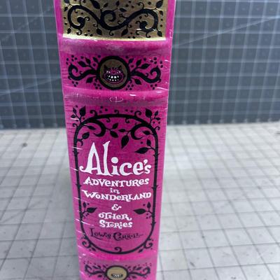 Alices Adventures in Wonderland, NEW  Hard Back 