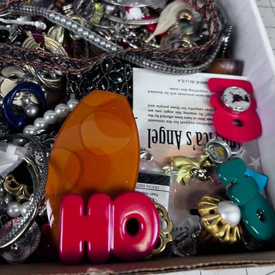 1- Gallon of Costume Jewelry; Great for Upcycle, Craft, Flip of WEAR! 