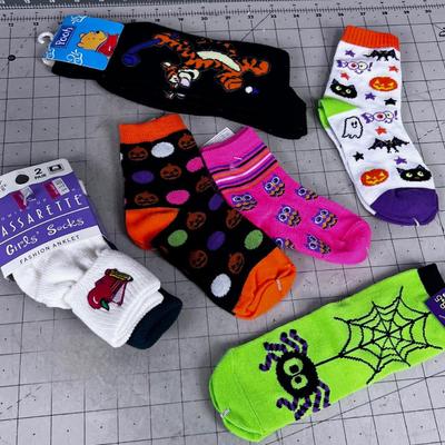 Pile of Children's SOCK ALL NEW 