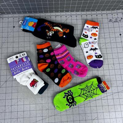 Pile of Children's SOCK ALL NEW 