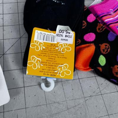 Pile of Children's SOCK ALL NEW 