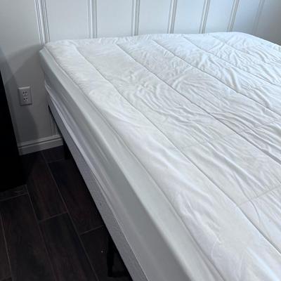 Queen Size Mattress w/Memory Foam topper and Frame 