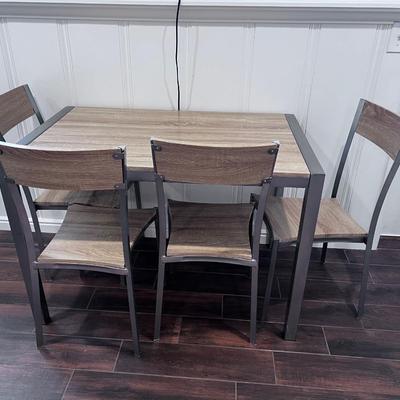 Dinette Set w/4 Chairs 