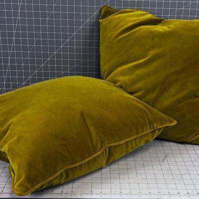 2 VELVET Green 20" Square Pillows 