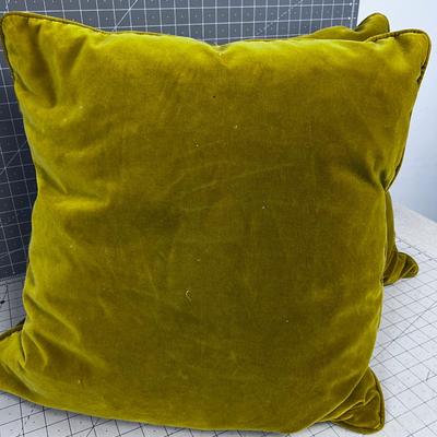 2 VELVET Green 20" Square Pillows 