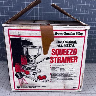 Squeezo Strainer 