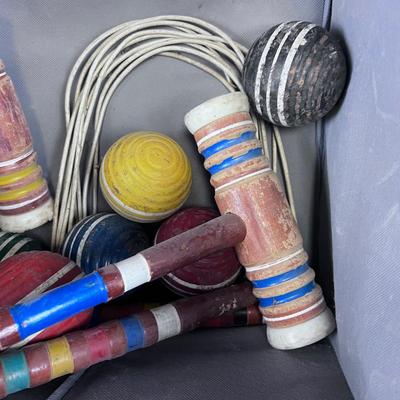Croquet set, OH DANG!  this is fun stuff!!! 