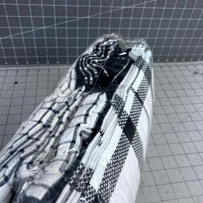 Black and White Dish Cloth and Towels 