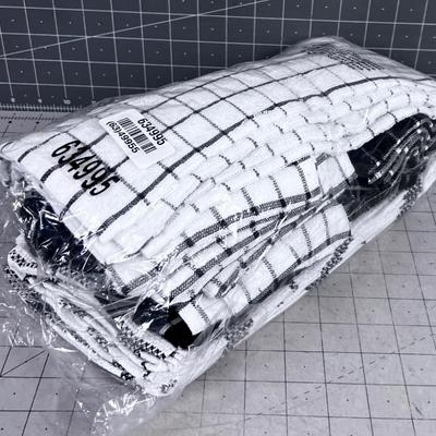 Black and White Dish Cloth and Towels 