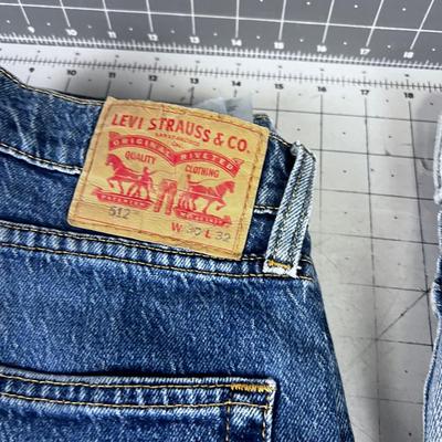 PAIR OF 501 & 512  LEVI'S (2) 