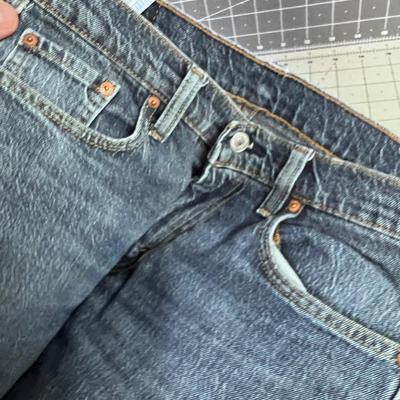 PAIR OF 501 & 512  LEVI'S (2) 