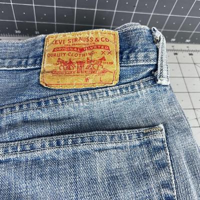 PAIR OF 501 & 512  LEVI'S (2) 