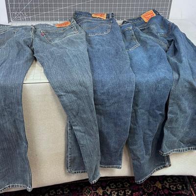 LEVI'S (2) 505 and a 514 