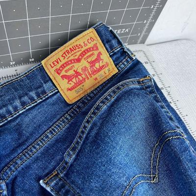 LEVI'S (2) 505 and a 514 