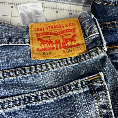LEVI'S (2) 505 and a 514 