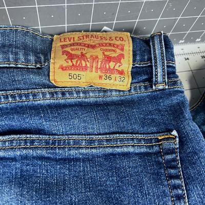 LEVI'S (2) 505 and a 514 